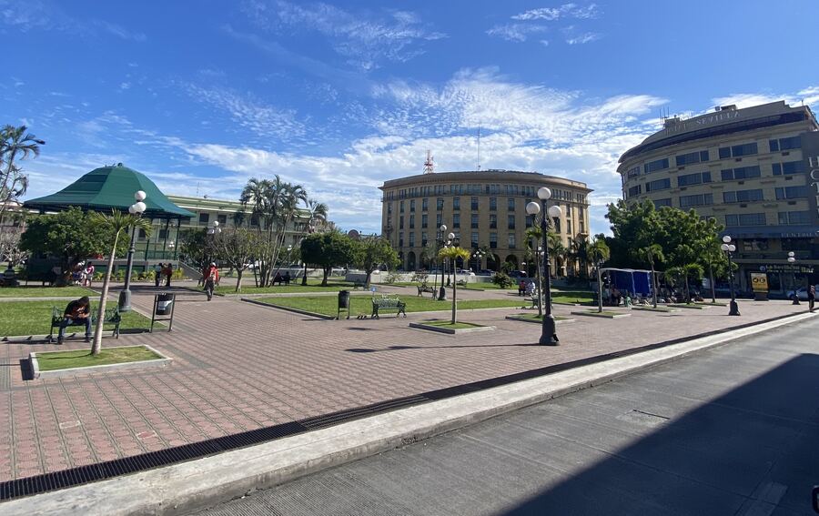 Die Plaza de la Libertad in Tampico im Bundesstaat Tamaulipas mit dem Hotel Sevilla